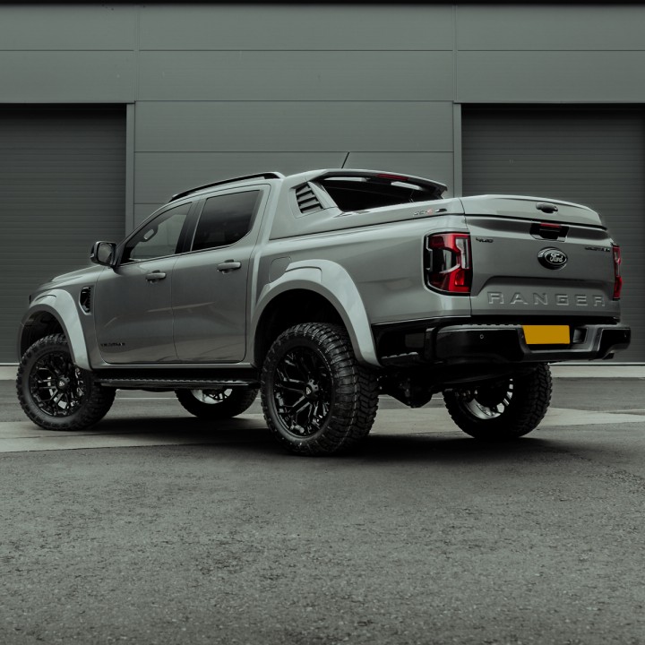 Ornamente Faruri, Predator Full Set in, Culoare Negru Lucios sau Mat, Ford Ranger Cabină Dublă 2023 - Prezent - EDK.ro