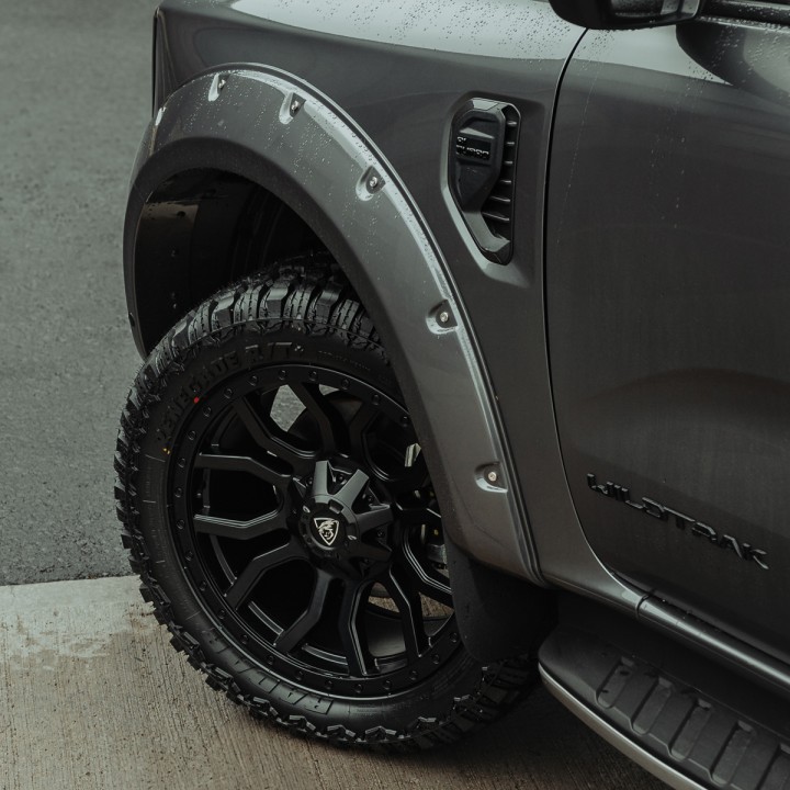 Fender Flares, Predator Sport in - Stainless Rivets, Color Various Colours, Ford Ranger Wildtrak Double Cab 2023 - Present - EDK