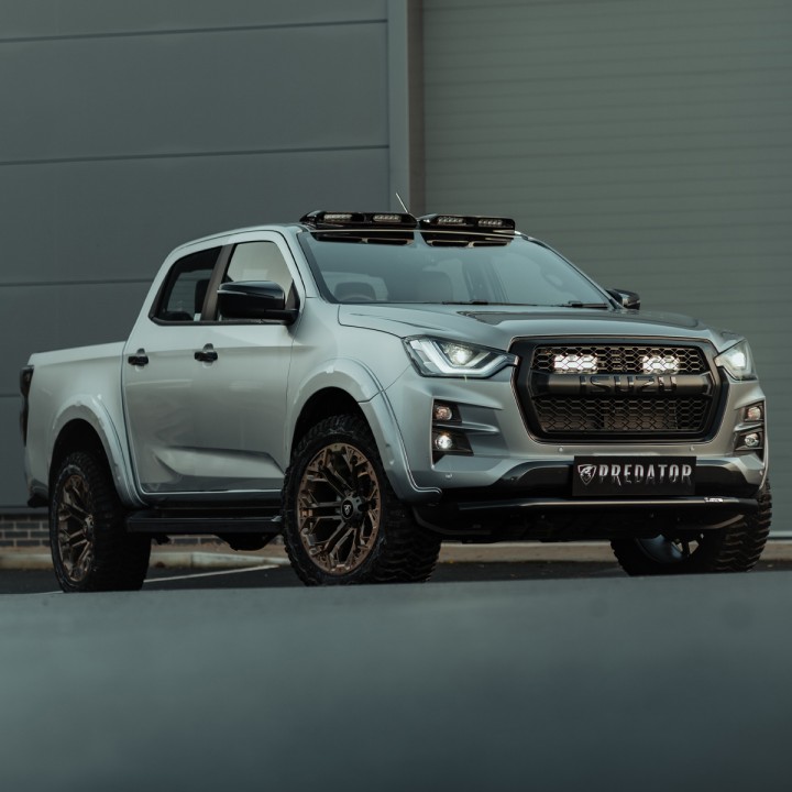 Kit de Integrare Proiectoare LED Omologate Pentru Plafon, Predator, Isuzu D-Max Cabină Dublă 2025 - Prezent - EDK.ro