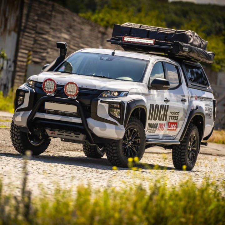 Capac Proiector Ceață, Predator Series 6 Matt Black, Mitsubishi L200 Cabină Dublă 2019 - 2021 - EDK.ro