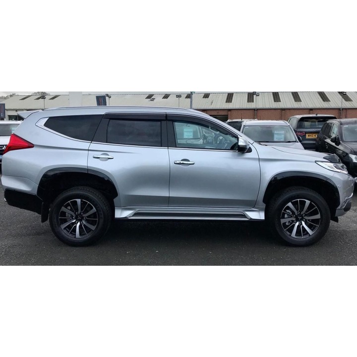 Set 4 Paravânturi, Trux Shogun/ (18 On), Culoare Fumuriu Închis, Mitsubishi Pajero Sport - EDK.ro