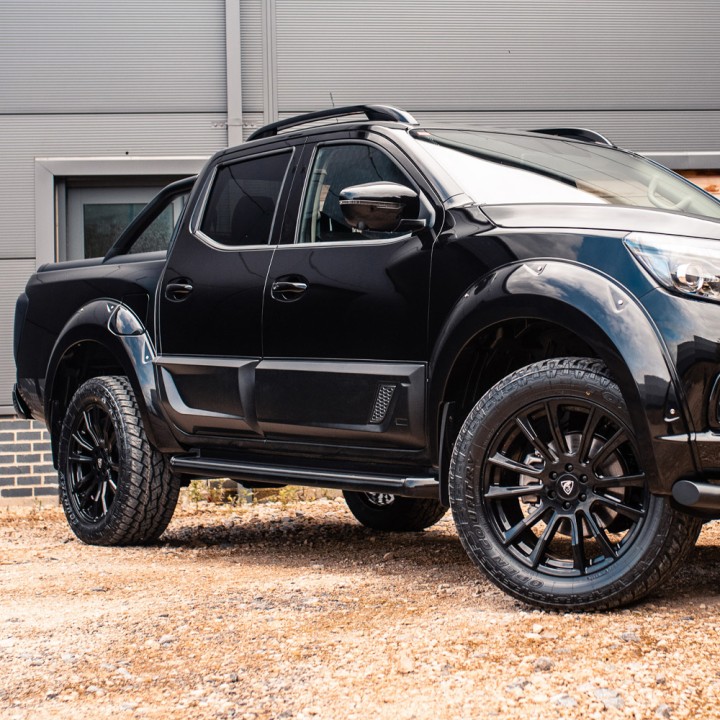 Protecție Caroserie, Predator, Culoare Diverse Culori, Nissan Navara Cabină Dublă 2016 - 2021 - EDK.ro