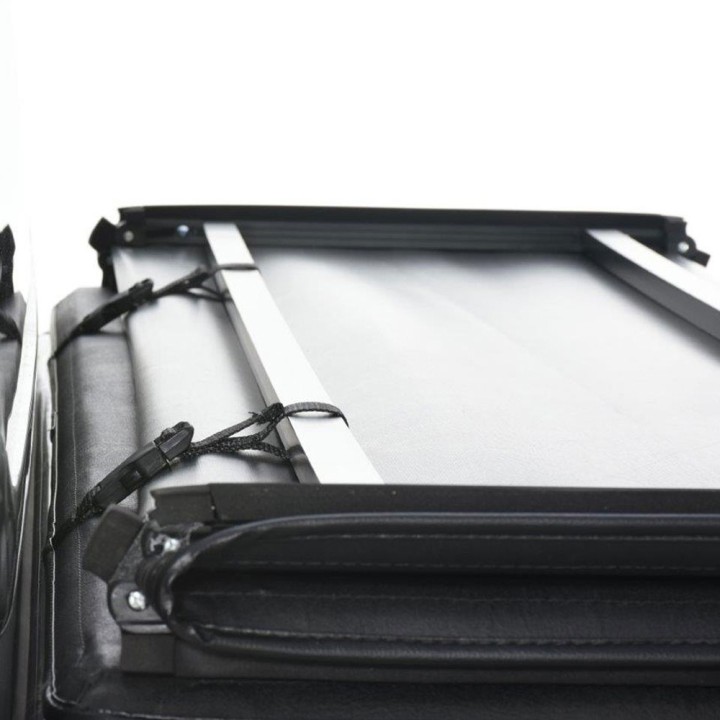 Închidere de Benă Tip Prelată, Trux Tri-Fold, Nissan Navara Cabină Dublă 2016 - 2021 - EDK.ro
