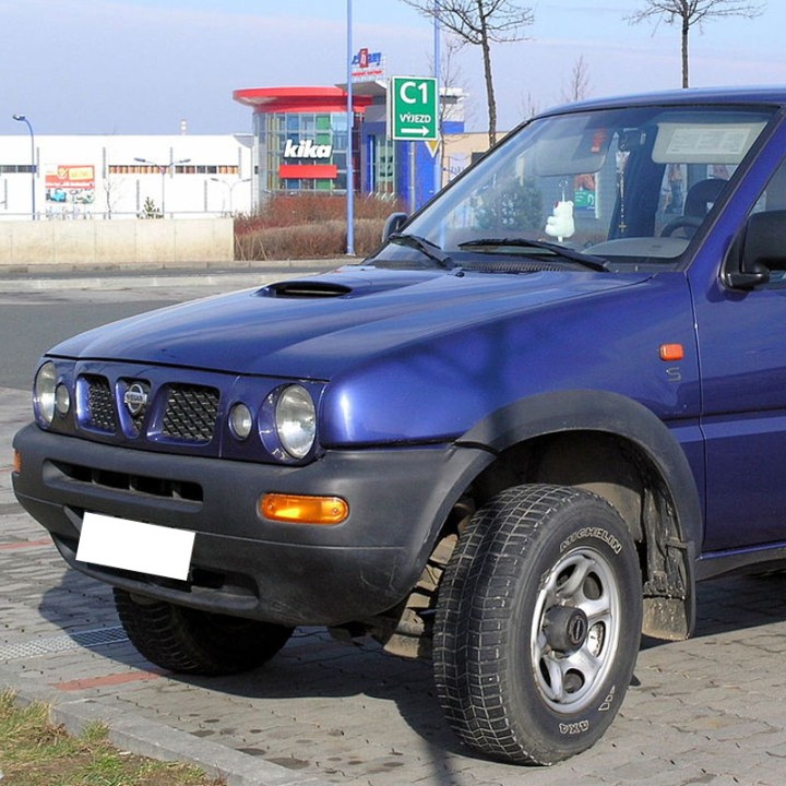 Bonnet Protector, Trux, Color Dark Smoke, Nissan Terrano 1993 - 1996 - EDK.ro
