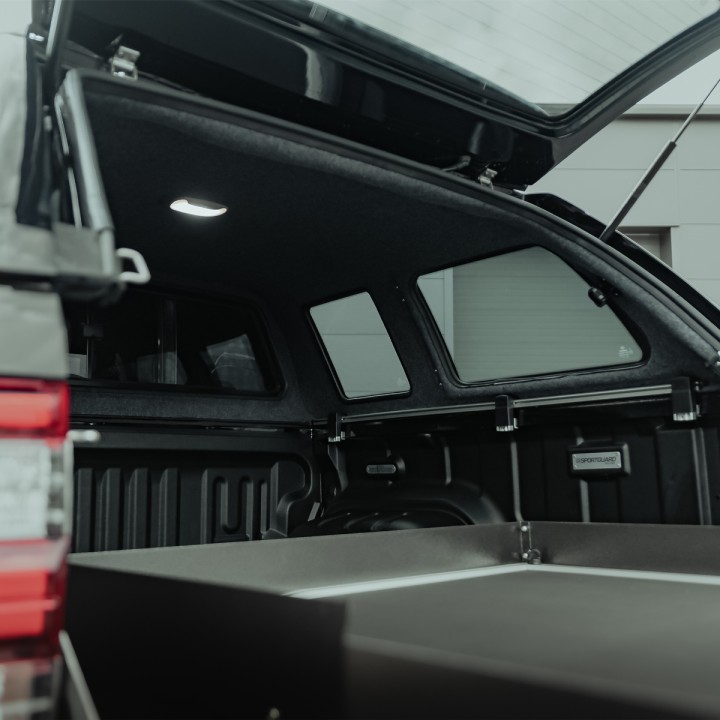 Închidere de Benă Tip Hardtop, Alpha Type-E, Toyota Hilux Cabină Dublă 2016 - Prezent - EDK.ro
