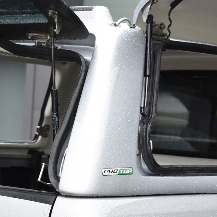 Închidere de Benă Tip Hardtop, ProTop Gullwing, Toyota Hilux Cabină Dublă 2016 - Prezent - EDK.ro