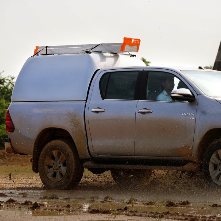 Închidere de Benă Tip Hardtop, ProTop High Roof Tradesman, Toyota Hilux Cabină Dublă 2016 - Prezent - EDK.ro