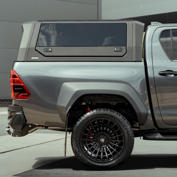Închidere de Benă Tip Hardtop, Tomahawk Adventure, Toyota Hilux Cabină Dublă 2016 - Prezent - EDK.ro