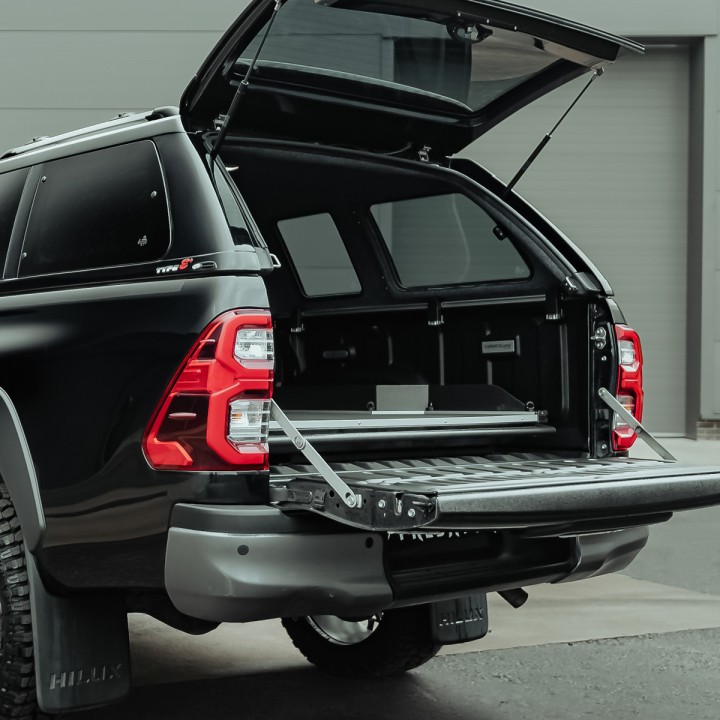 Platformă Glisantă pentru Benă, ProTop Full-Width - Rhino Deck, Toyota Hilux Cabină Dublă 2016 - Prezent - EDK.ro