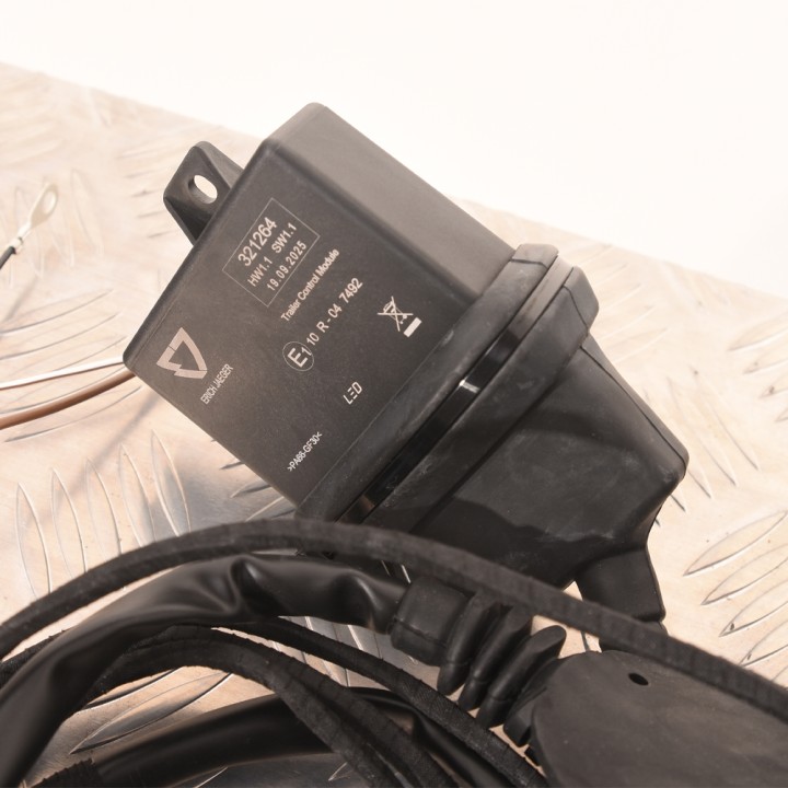 13-Pin Plug N Play Towing Electrics, Trux, Toyota Hilux Invincible 2016 - Present - EDK.ro