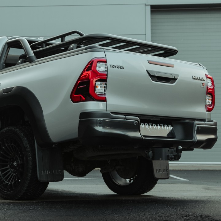 Portbagaj de Plafon tip Platformă, Predator Roller Shutters cu Șine Laterale), Toyota Hilux Cabină Dublă 2016 - 2026 - EDK.ro