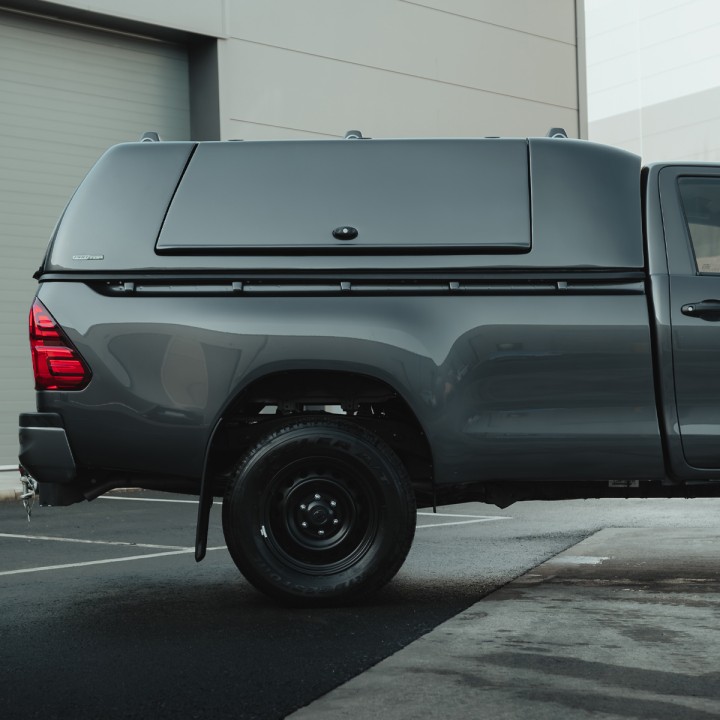 Închidere de Benă Tip Hardtop, ProTop Gullwing, Toyota Hilux Cabină Single 2016 - 2026 - EDK.ro