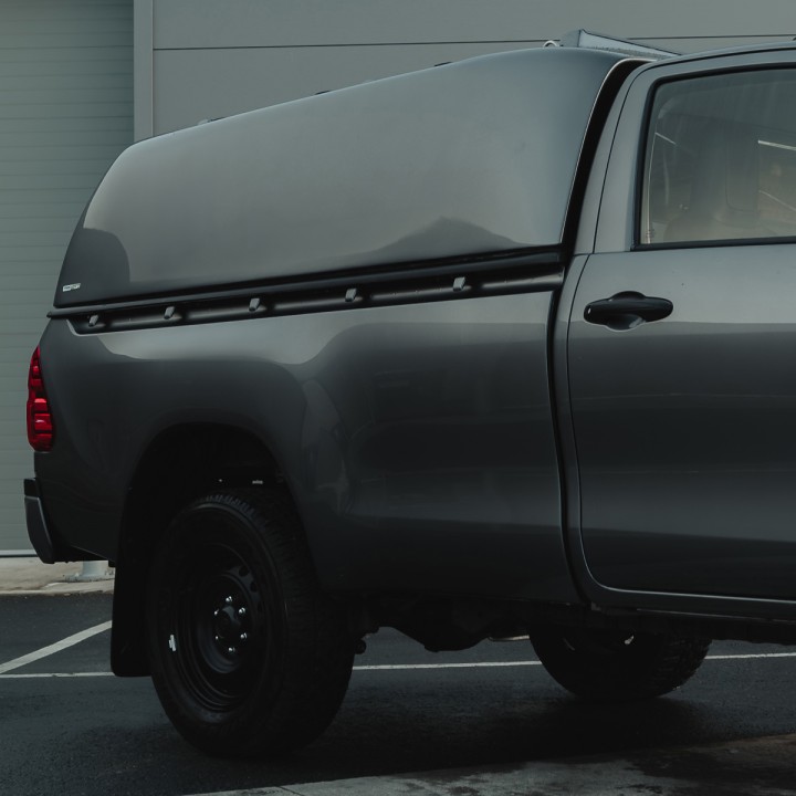 Închidere de Benă Tip Hardtop, ProTop Tradesman, Toyota Hilux Cabină Single 2016 - 2026 - EDK.ro