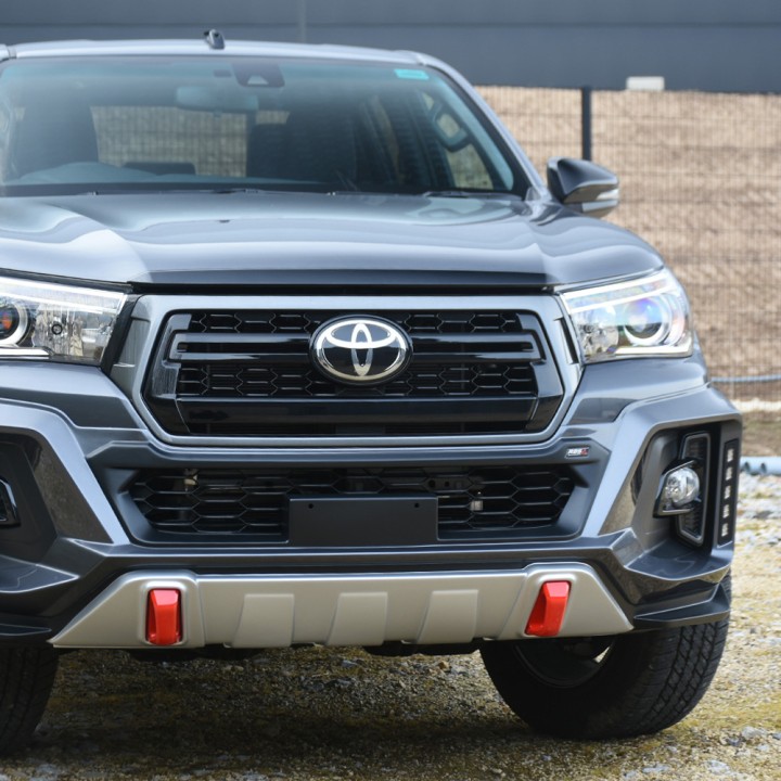 Front Bumper Mask, Predator X, Toyota Hilux Invincible Double Cab 2018 - 2020 - EDK.ro