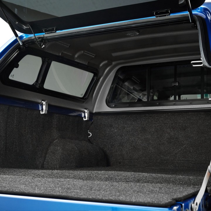 Capitonaj Pentru Benă fără Margine, RealTruck BedRug Carpet, Toyota Hilux Cabină Dublă 2020 - 2026 - EDK.ro
