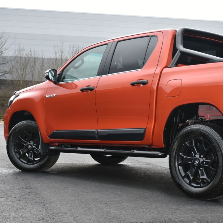Ornament Lateral Portieră, Trux, Culoare Negru Mat, Toyota Hilux Cabină Dublă 2021 - Prezent - EDK.ro