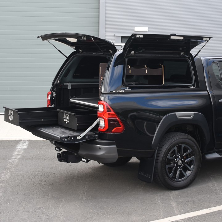 Închidere de Benă Tip Hardtop, Alpha CMX, Toyota Hilux Cabină Dublă 2020 - 2026 - EDK.ro