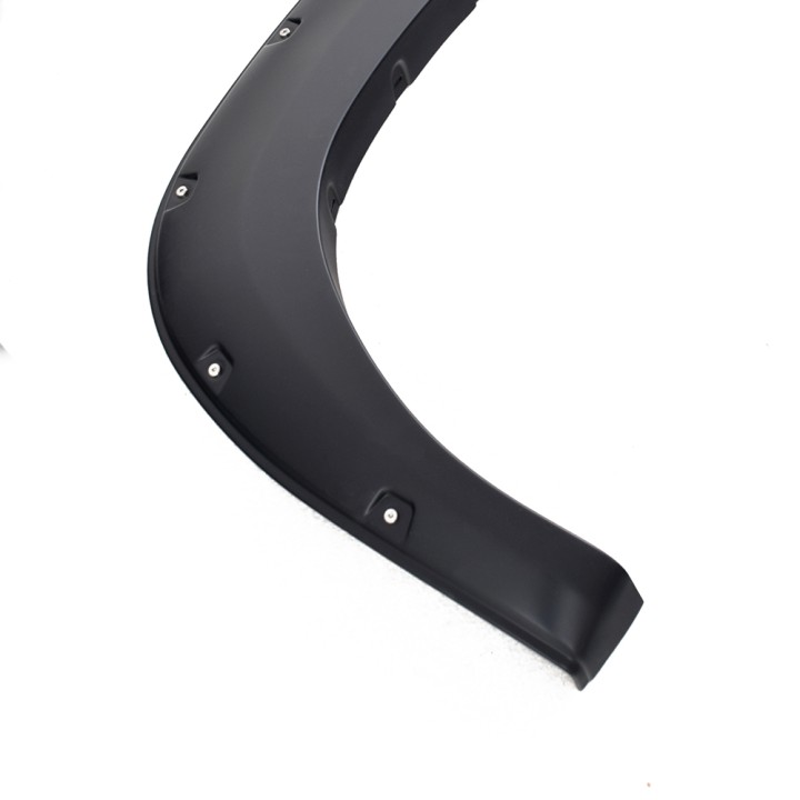 Extensii Aripi, Trux Mic Rivets, Culoare Negru Mat, Toyota Hilux Cabină Dublă 2021 - Prezent - EDK.ro