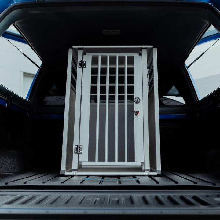 Cutie Transport Câini, Trux Lightweight cu Single Uși - 3 Sizes, Volkswagen Amarok Limited / Platinum / Stormtrak / Thunder / Tremor / Wildtrak / Wildtrak X / Wolftrak / XL / XLT Cabină Dublă / Cabină Extra 2016 - 2019 - EDK.ro