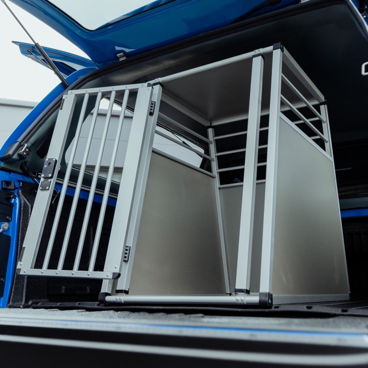 Cutie Transport Câini, Trux Lightweight cu Single Uși - 3 Sizes, Volkswagen Amarok Limited / Platinum / Stormtrak / Thunder / Tremor / Wildtrak / Wildtrak X / Wolftrak / XL / XLT Cabină Dublă / Cabină Extra 2016 - 2019 - EDK.ro