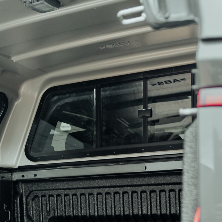 Hardtop Bed Cover, Aeroklas Leisure, Volkswagen Amarok Double Cab 2023 - Present - EDK.ro