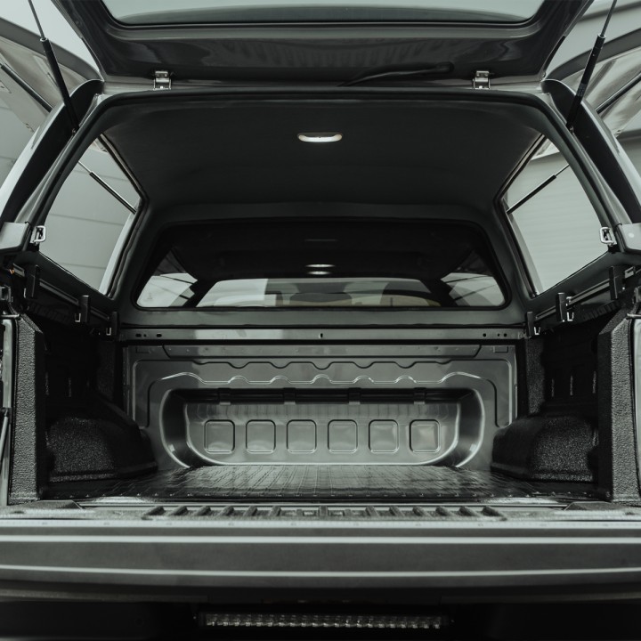 Închidere de Benă Tip Hardtop, Alpha CMX, Volkswagen Amarok Cabină Dublă 2023 - Prezent - EDK.ro