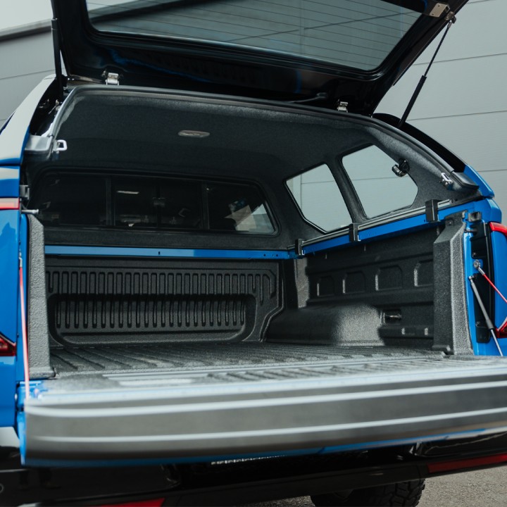 Închidere de Benă Tip Hardtop, Alpha Type-E Air, Volkswagen Amarok Cabină Dublă 2023 - Prezent - EDK.ro