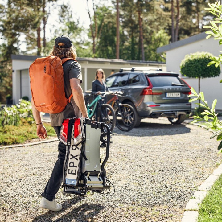 Suport pentru 2 Biciclete, Thule EasyFold XTF 2 cu Prindere pe Cârlig (13 Pini) - EDK.ro