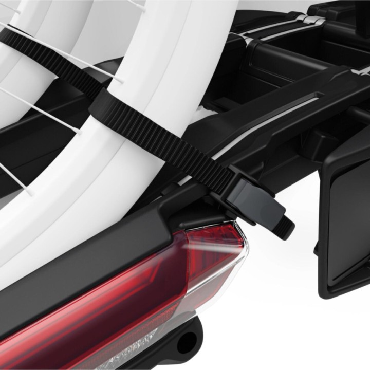Suport pentru 3 Biciclete, Thule Epos ParkSecure 9803100 cu Parking Sensors și Towbar Suport (13 Pini) - EDK.ro