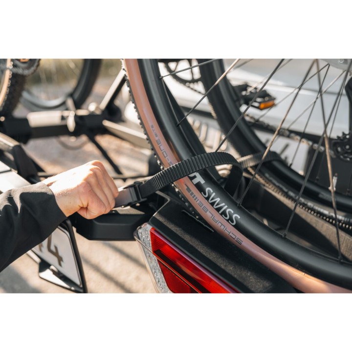 Suport pentru 3 Biciclete, Thule OutPace cu Prindere pe Cârlig - EDK.ro