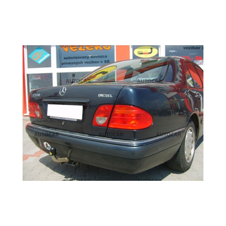 Cârlig de Remorcare, Auto-Hak, Sistem Demontabil Automat, Mercedes-Benz E-Class 4 Uși 1995 - 2002 - EDK.ro