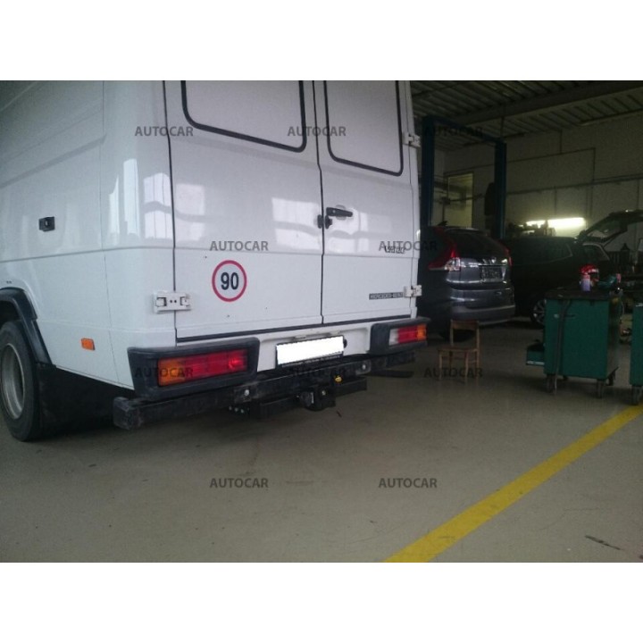 Cârlig de Remorcare, Auto-Hak, Sistem Semi-Demontabil, Mercedes-Benz Atego Platformă 2016 - Prezent - EDK.ro