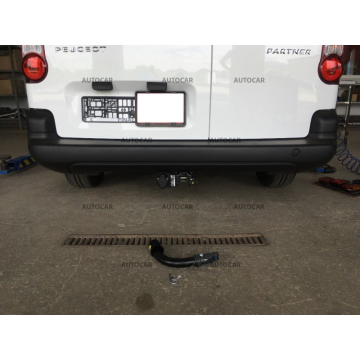 Cârlig de Remorcare, Auto-Hak, Sistem Demontabil Automat, Peugeot Partner Pick-up 2008 - 2018 - EDK.ro
