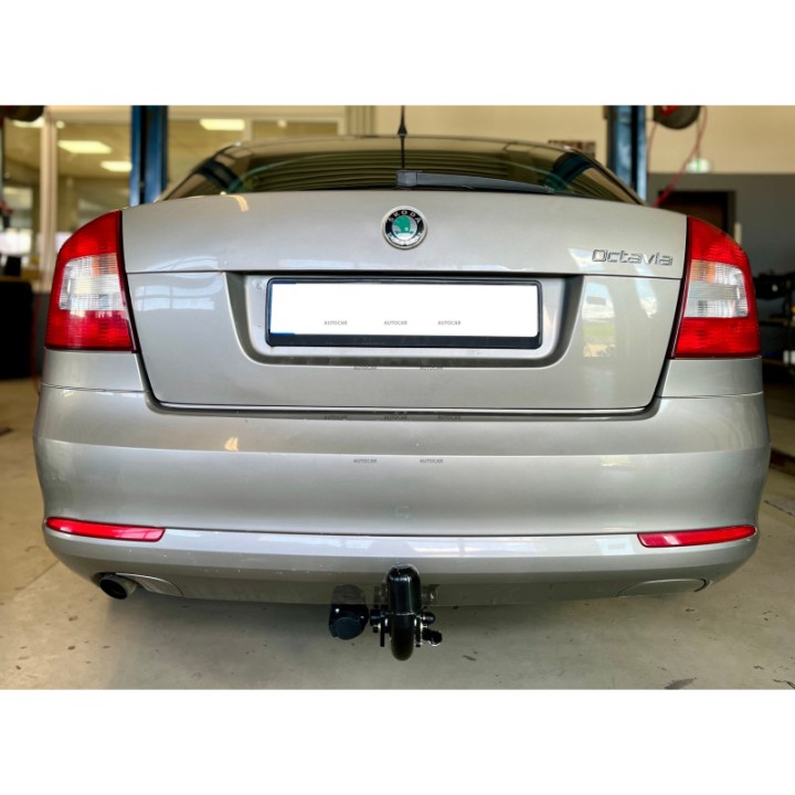 Cârlig de Remorcare, Auto-Hak, Sistem Demontabil Automat, Škoda Octavia Combi 4x4 2004 - 2013 - EDK.ro