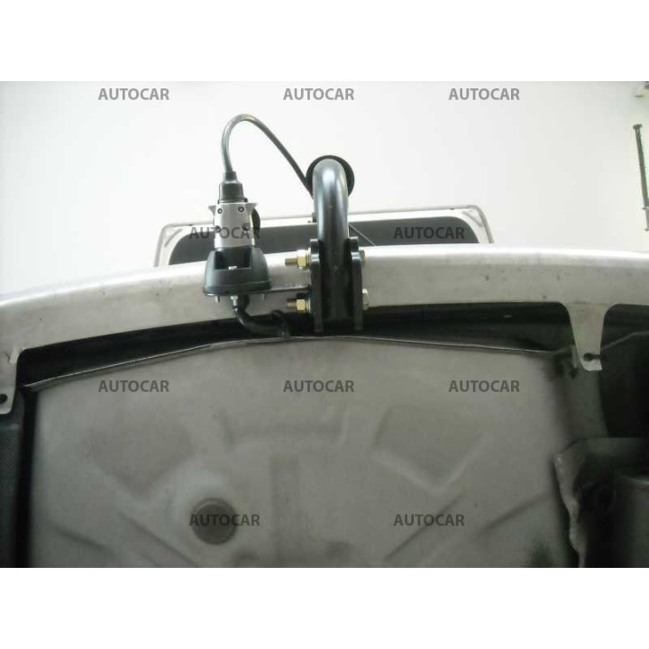 Cârlig de Remorcare, Auto-Hak, Sistem Semi-Demontabil, Toyota Corolla Combi 2002 - 2007 - EDK.ro