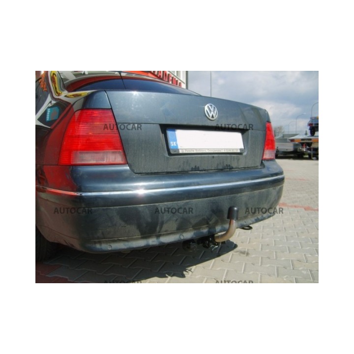 Cârlig de Remorcare, Auto-Hak, Sistem Demontabil Automat, Volkswagen Bora 4 Uși 1998 - 2005 - EDK.ro
