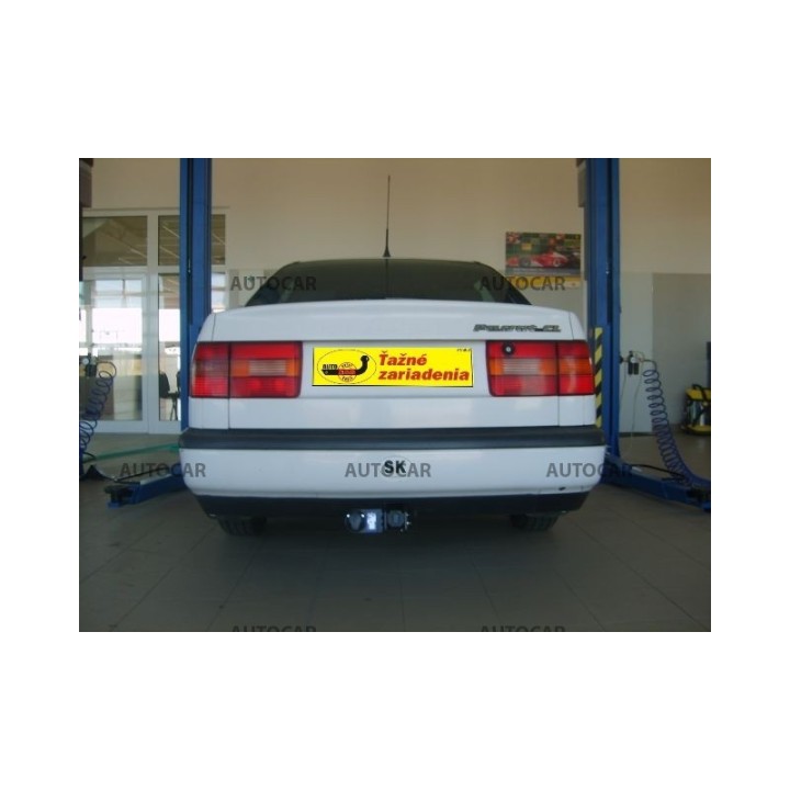 Cârlig de Remorcare, Auto-Hak, Sistem Demontabil Automat, Volkswagen Passat 4 Uși 1993 - 1996 - EDK.ro