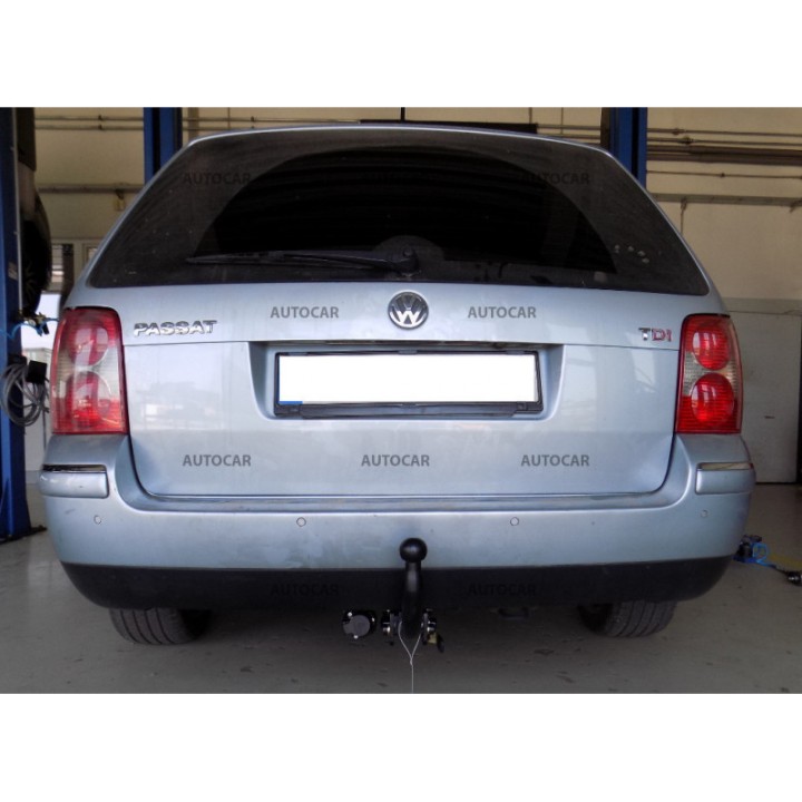 Cârlig de Remorcare, Auto-Hak, Sistem Demontabil Automat, Volkswagen Passat 4 Uși 4x4 1996 - 2005 - EDK.ro