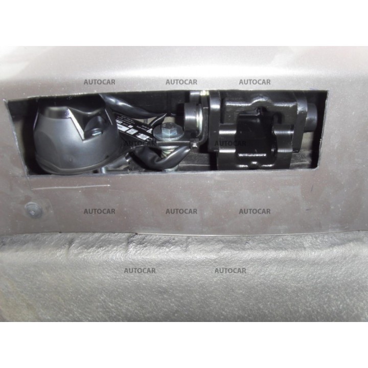 Cârlig de Remorcare, Auto-Hak, Sistem Demontabil Vertical, Škoda Superb Combi 4x4 2008 - 2014 - EDK.ro