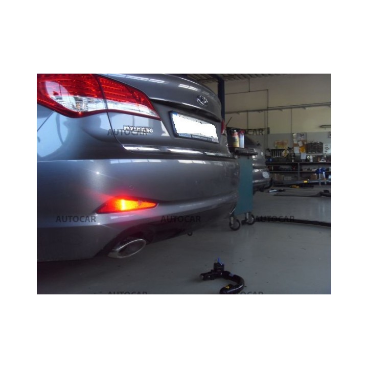 Cârlig de Remorcare, Auto-Hak, Sistem Demontabil Vertical, Hyundai i40 Combi 2011 - 2018 - EDK.ro