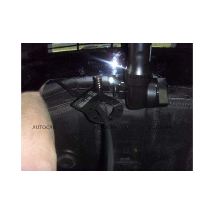 Cârlig de Remorcare, Auto-Hak, Sistem Demontabil Vertical, Hyundai i40 Combi 2011 - 2018 - EDK.ro