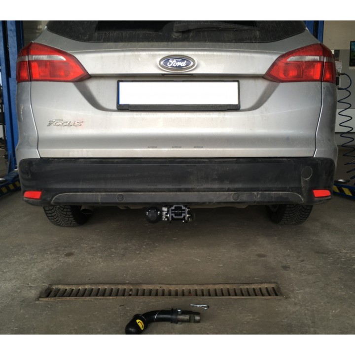 Cârlig de Remorcare, Auto-Hak, Sistem Demontabil Automat, Ford Focus Combi 2011 - 2014 - EDK.ro