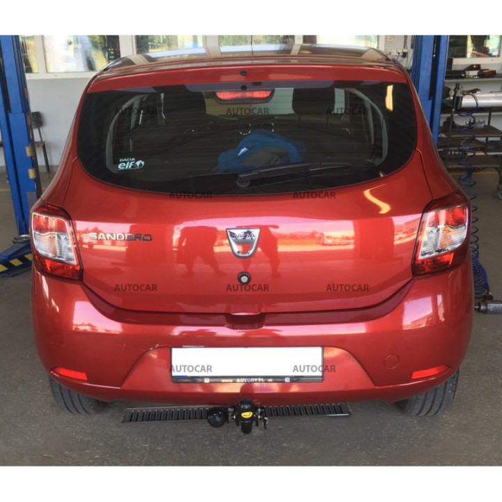 Cârlig de Remorcare, Auto-Hak, Sistem Demontabil Automat, Dacia Sandero 5 Uși 2013 - Prezent - EDK.ro