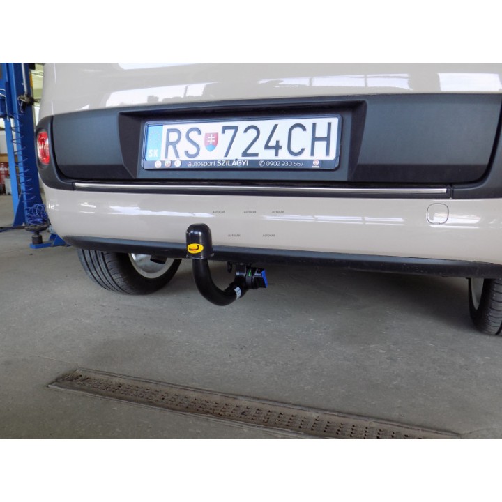 Cârlig de Remorcare, Auto-Hak, Sistem Demontabil Vertical, Fiat 500L 2013 - Prezent - EDK.ro