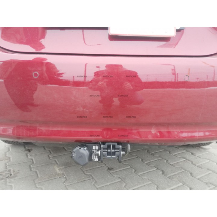 Cârlig de Remorcare, Auto-Hak, Sistem Demontabil Automat, Toyota Corolla 4 Uși 2013 - 2018 - EDK.ro