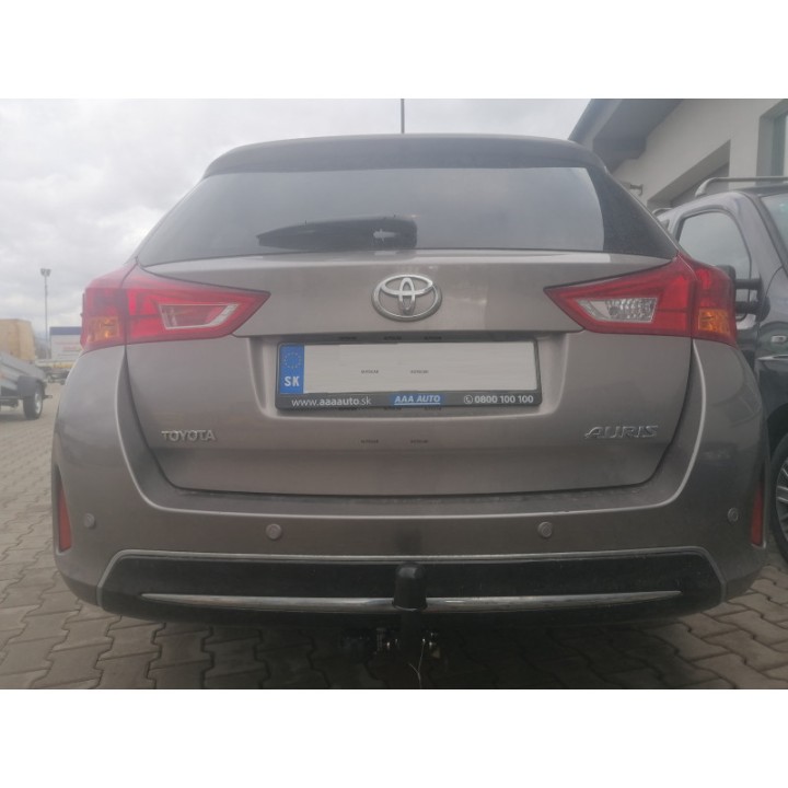 Cârlig de Remorcare, Auto-Hak, Sistem Demontabil Automat, Toyota Auris Combi 2013 - 2018 - EDK.ro