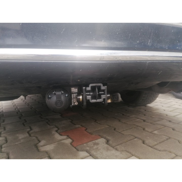 Cârlig de Remorcare, Auto-Hak, Sistem Demontabil Automat, Toyota Auris Combi 2013 - 2018 - EDK.ro