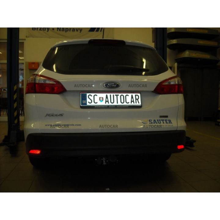 Cârlig de Remorcare, Auto-Hak, Sistem Demontabil Automat, Ford Focus 3/5 Uși 2014 - 2018 - EDK.ro