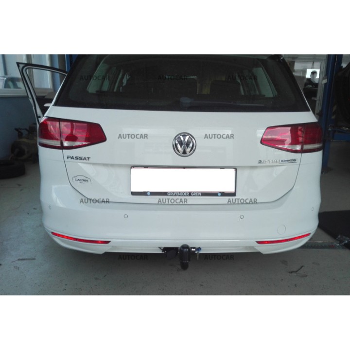 Cârlig de Remorcare, Auto-Hak, Sistem Demontabil Vertical, Volkswagen Passat 2015 - Prezent - EDK.ro