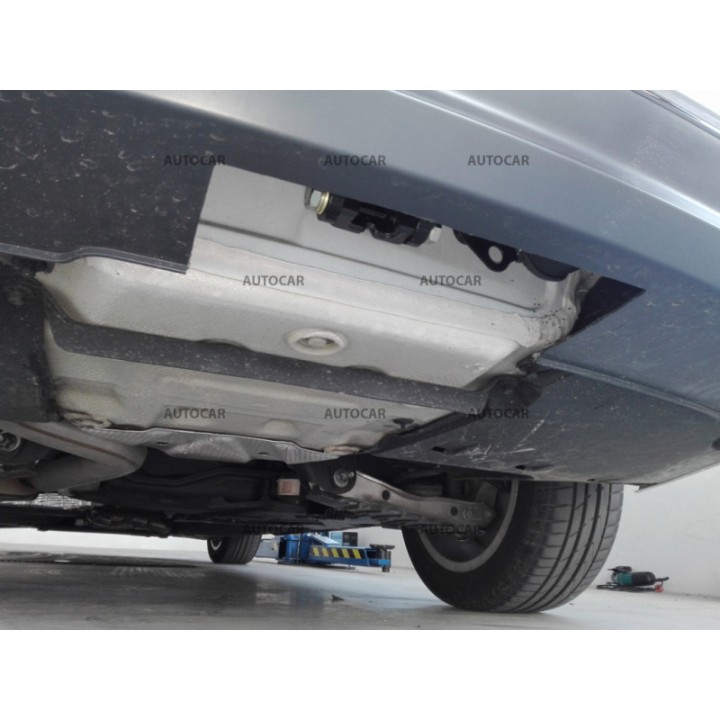 Cârlig de Remorcare, Auto-Hak, Sistem Demontabil Vertical, Audi A4 4 Uși 4x4 2015 - 2019 - EDK.ro